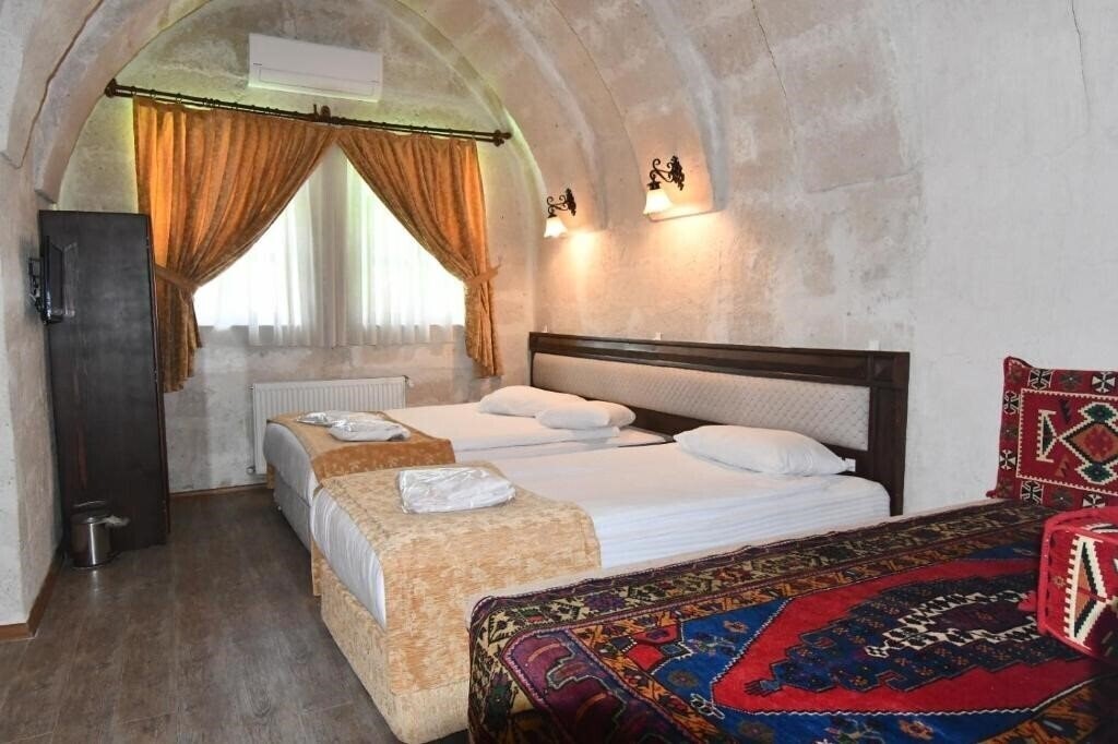 Отель Burcu Kaya Hotel 4*