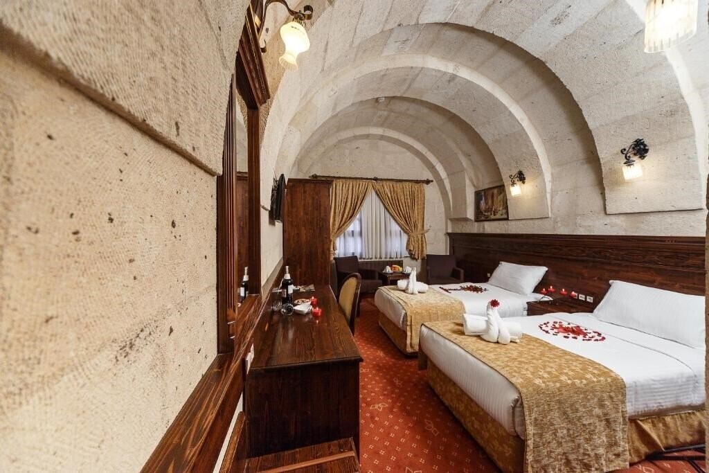 Фото Burcu Kaya Hotel 4*