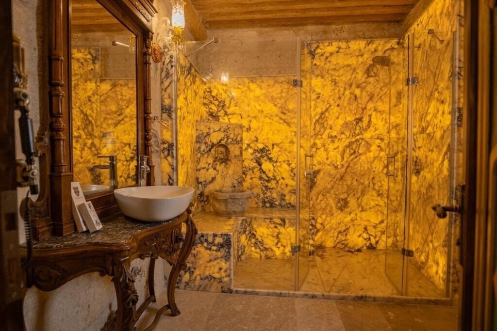 Фотографія Elika Cave Suites 5*