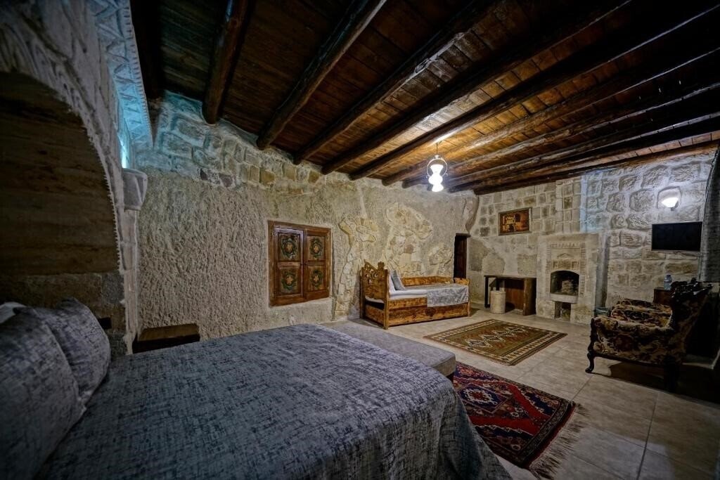 Фотография Holiday Cave Hotel (ex. Flintstones Cave) 3*