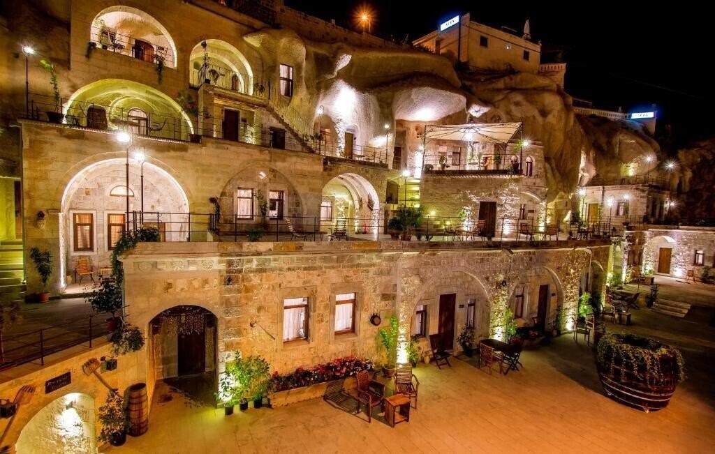 Отель Hera Cave Suites 3*