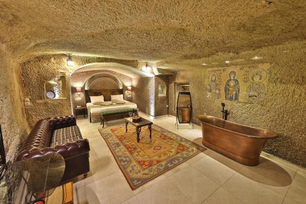 Фото Divan Cave House 3*
