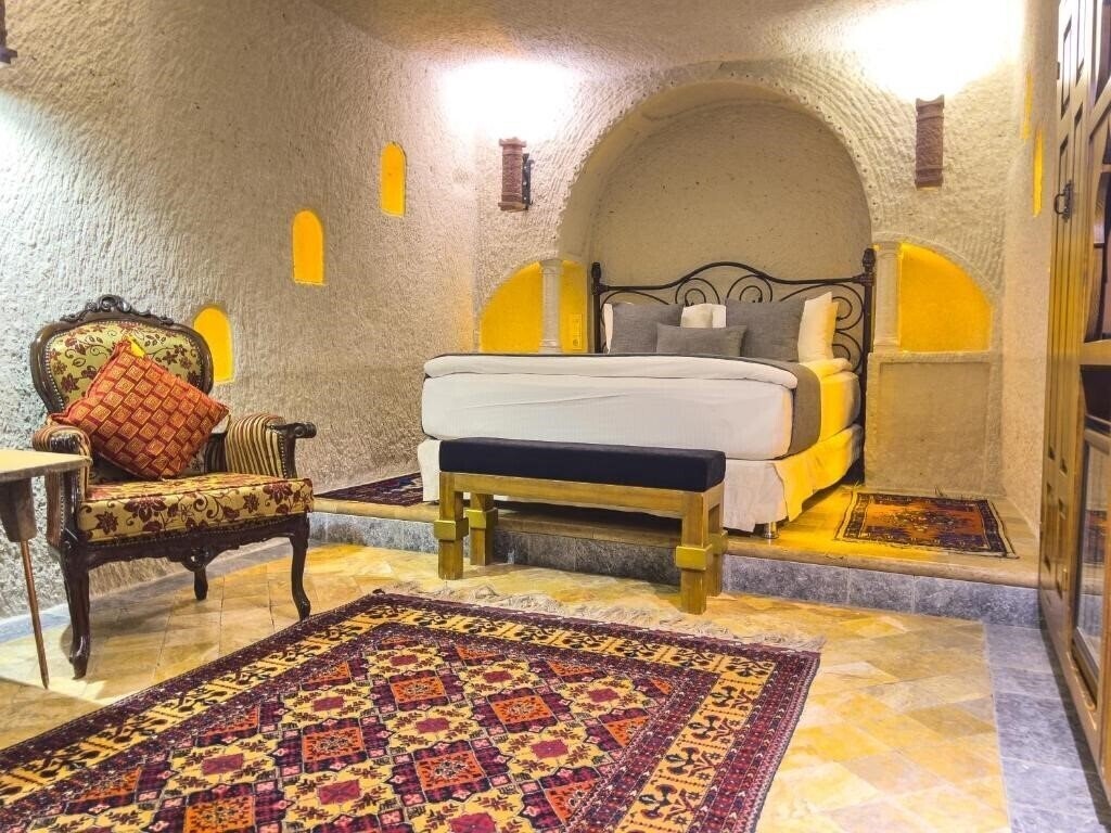 Фото Local Cave House 3*