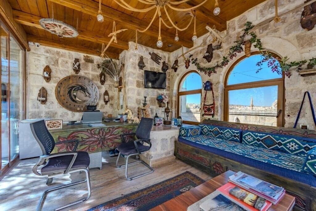 Фото Kayatas Hotel 2*