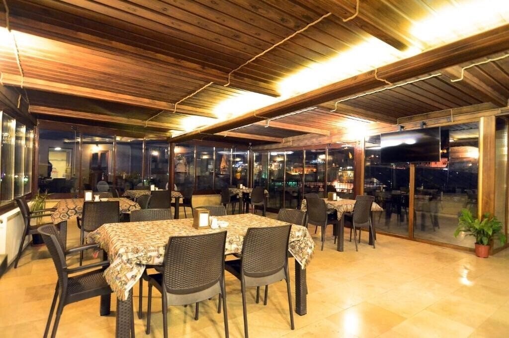 Фотография Relic House Hotel + 2*