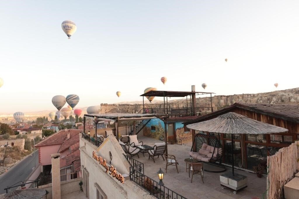 Отель Rose Valley House 3*