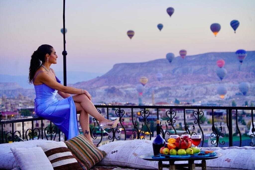 Готель Tulip Cave Suites 3*