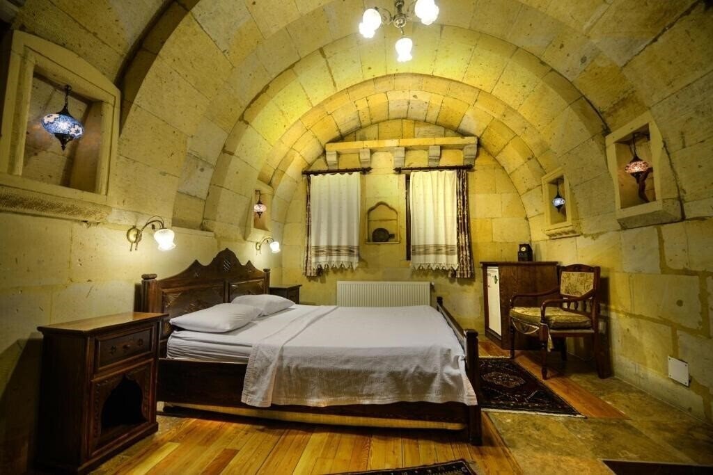 Фото Vineyard Cave Hotel 3*