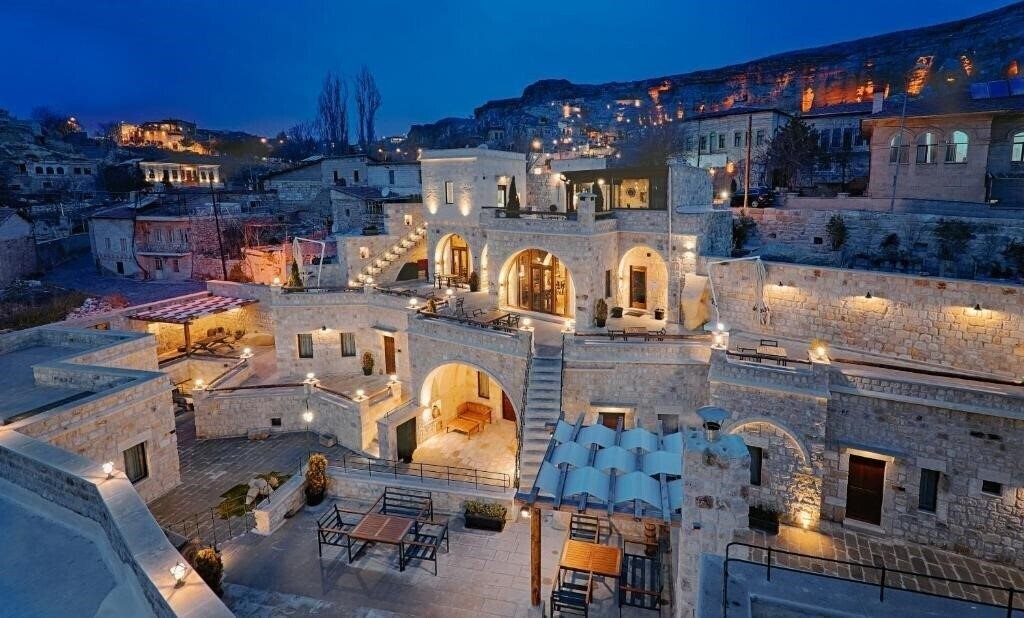 Готель Solem Cave Suites 4*
