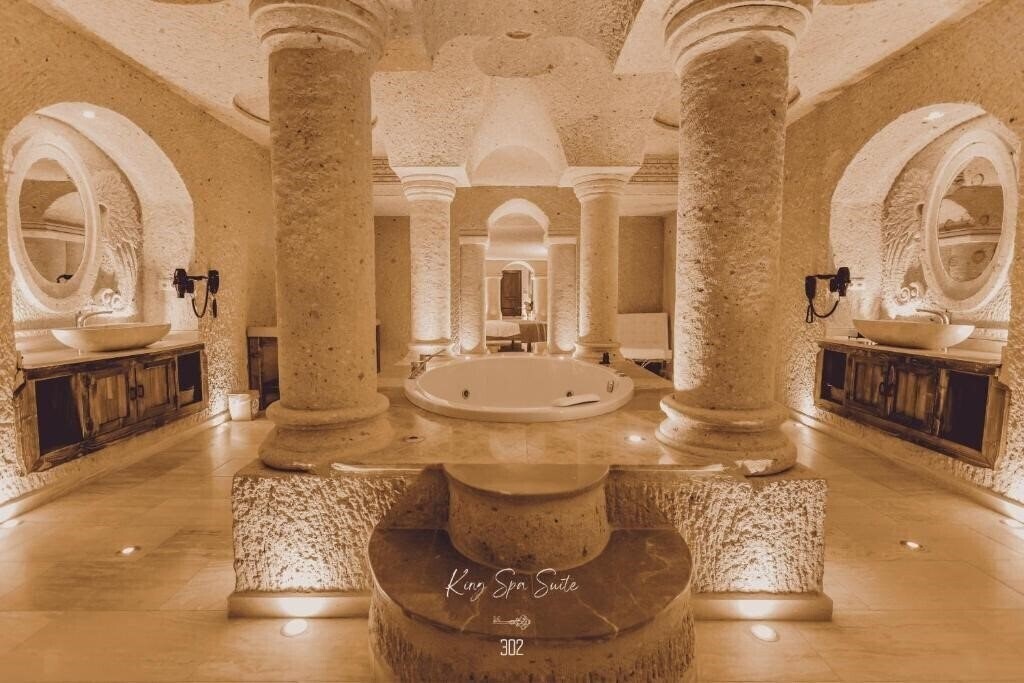 Фото Nino Cave Suites 4*