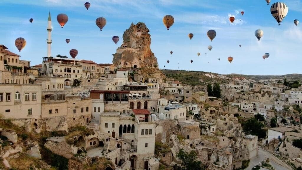 Отель Serenus Cave Suites 4*