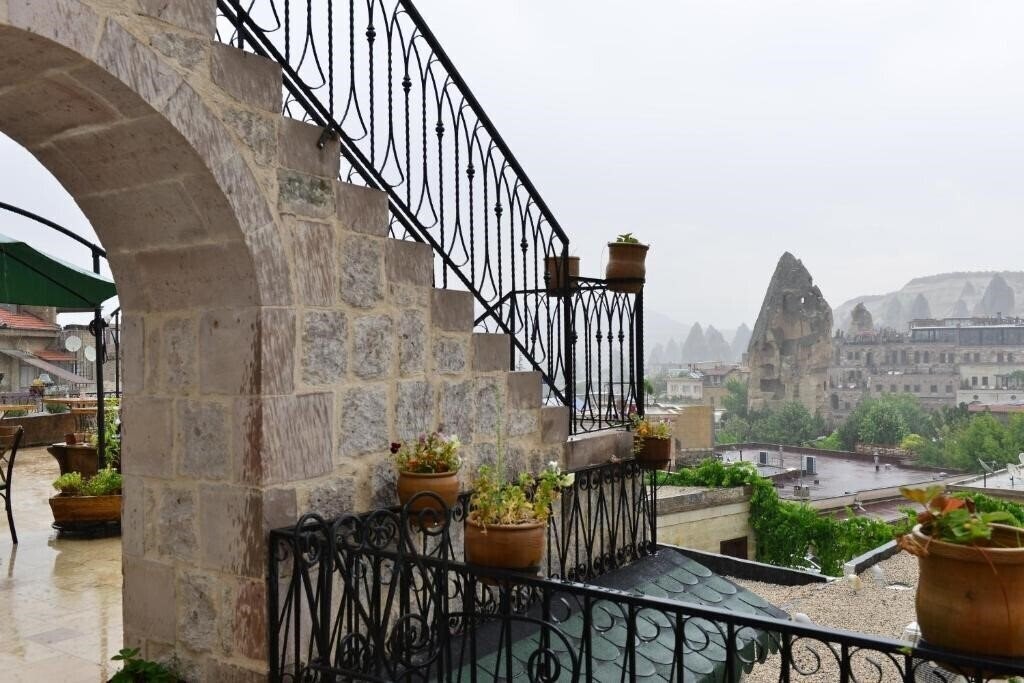 Готель Caftan Cave Suites 4*