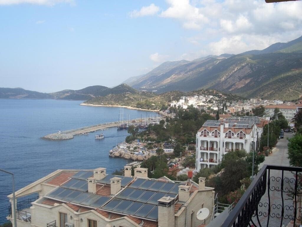 Готель Maki Hotel 3*