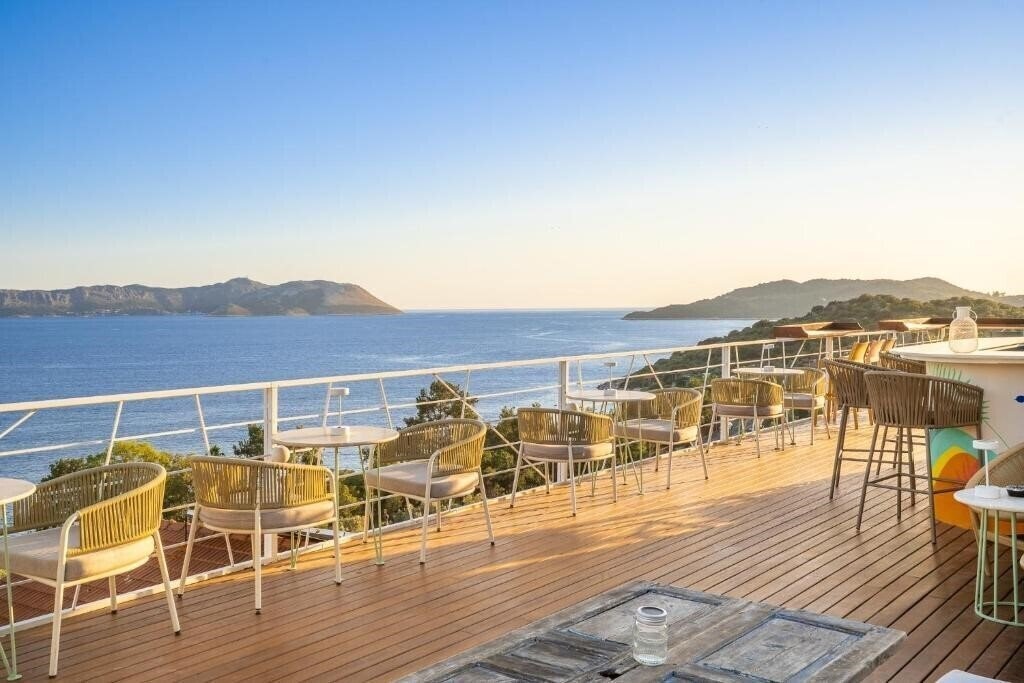 Отель Hideaway Hotel 3*