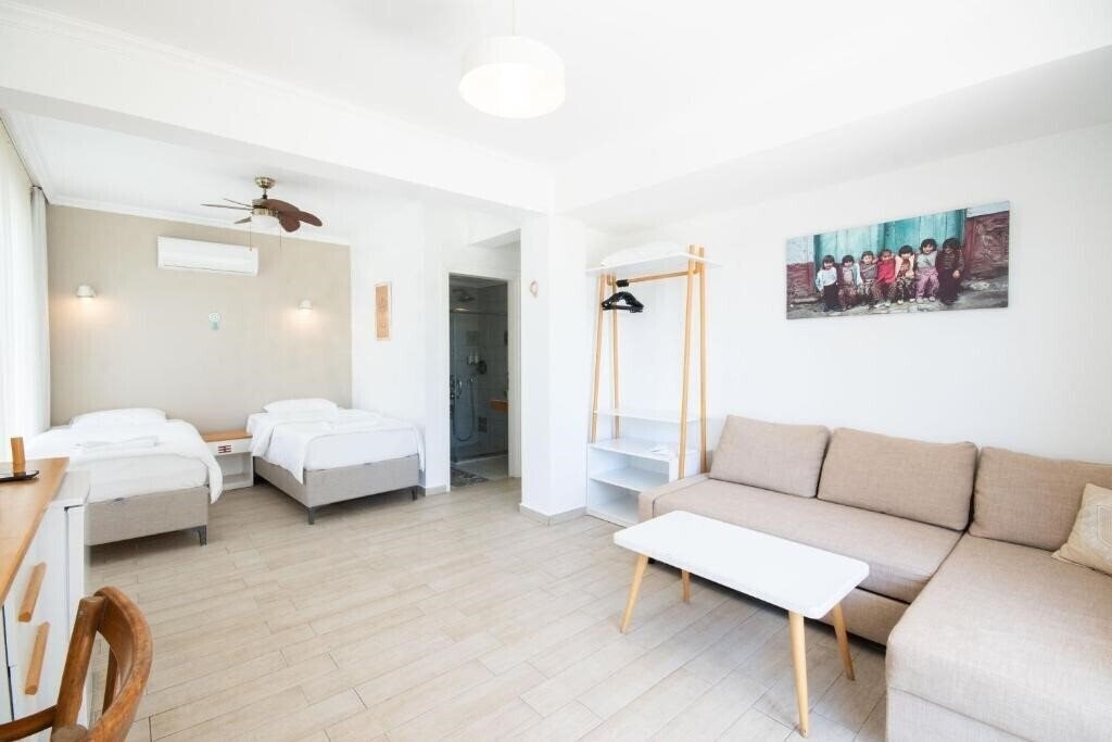 Фотография Hideaway Hotel 3*