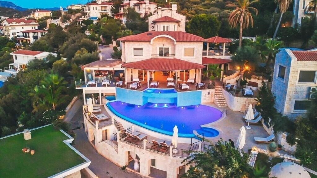 Готель Lighthouse Hotel 3*