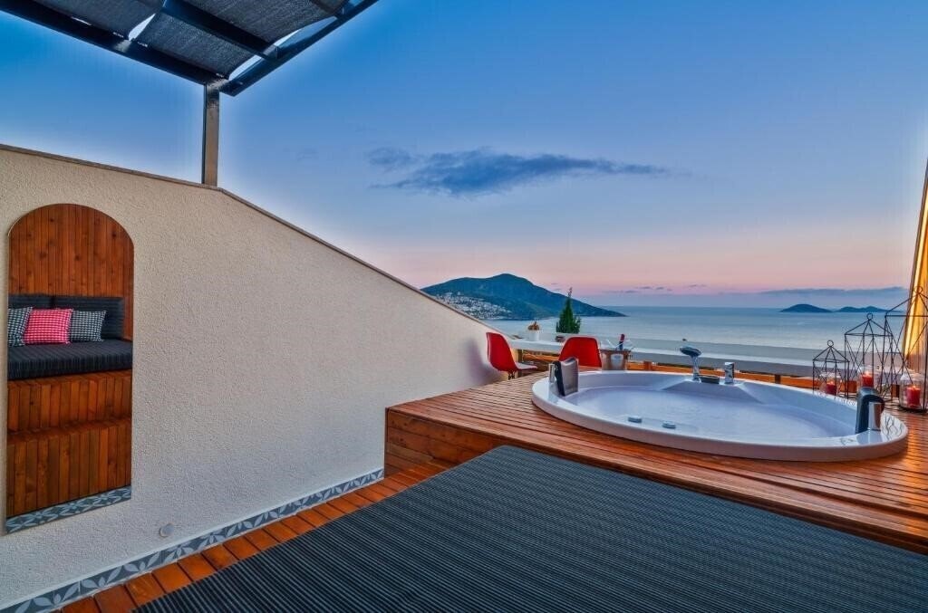 Отель Lupia Suites 3*