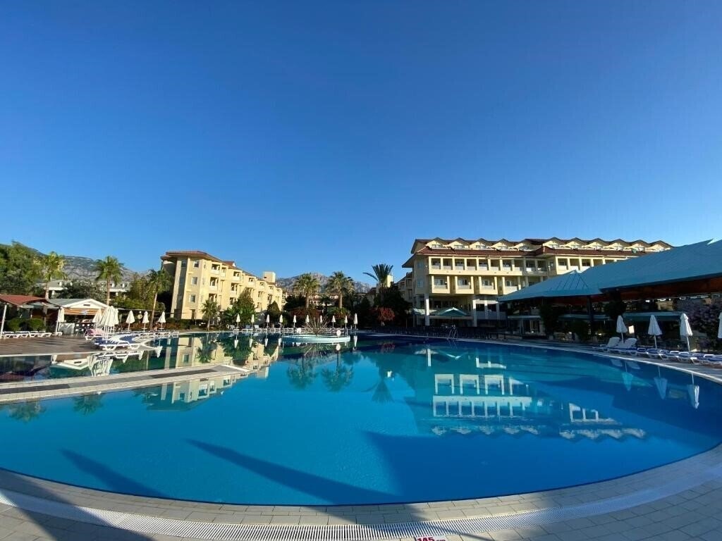 Изображение Queen’s Park Le Jardin (ex. Le Jardin Resort Hotel) 5*