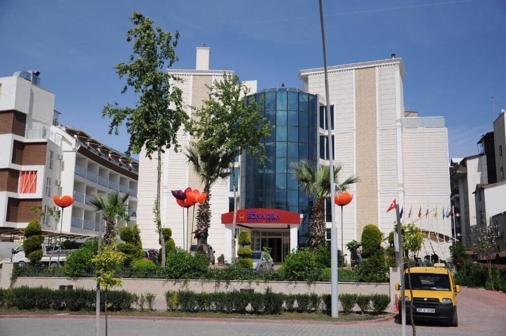 Фото Lims Bona Dea Beach 4*