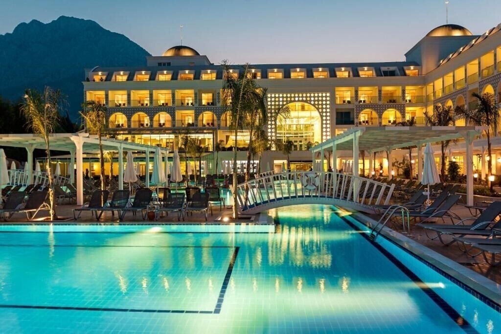 Готель Karmir Resort & SPA 5*