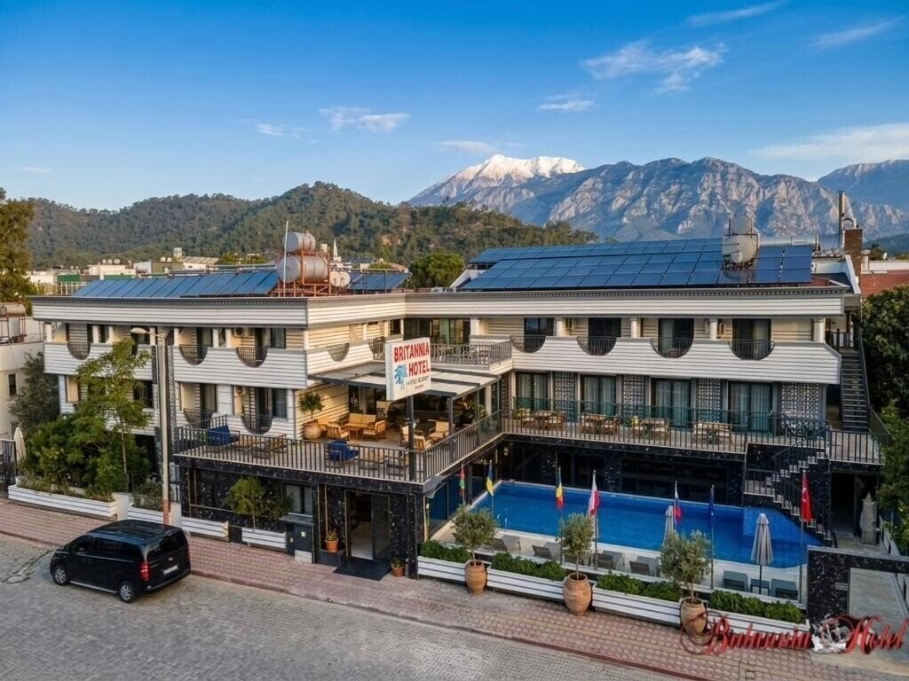 Отель Britannia Hotel & Villas 3*