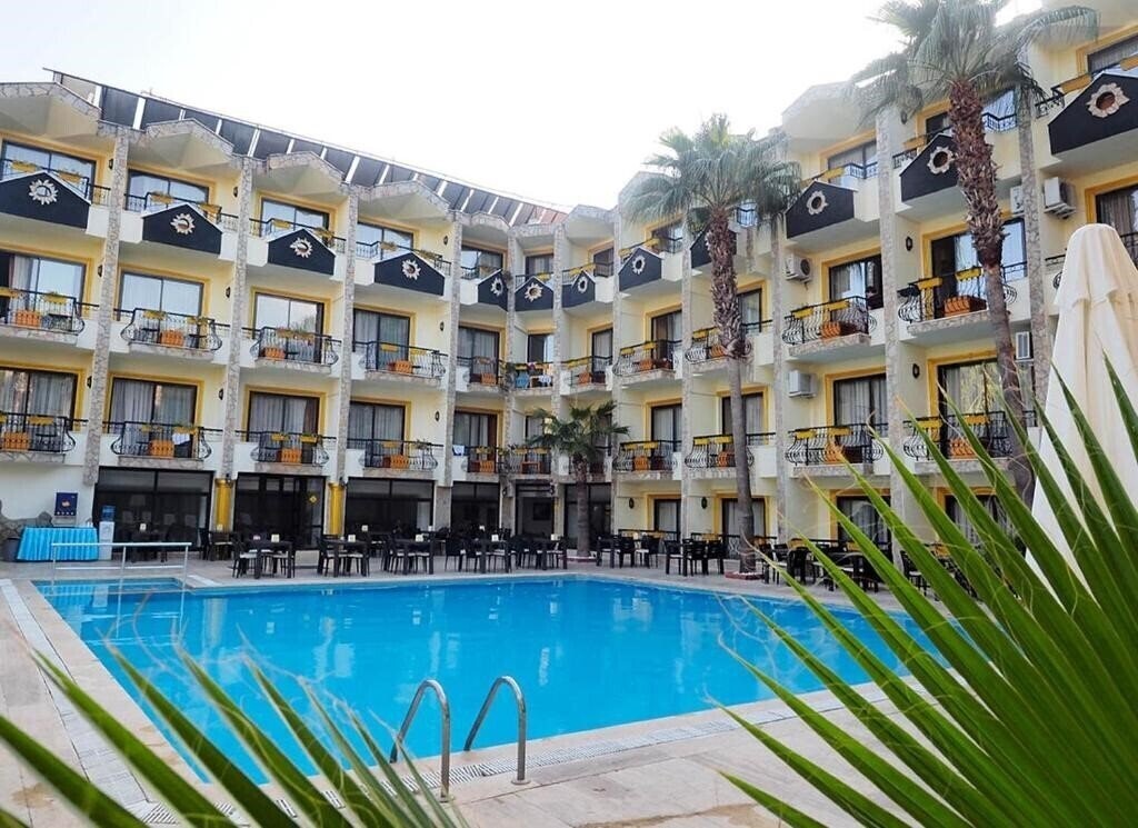 Готель Club Herakles 3*