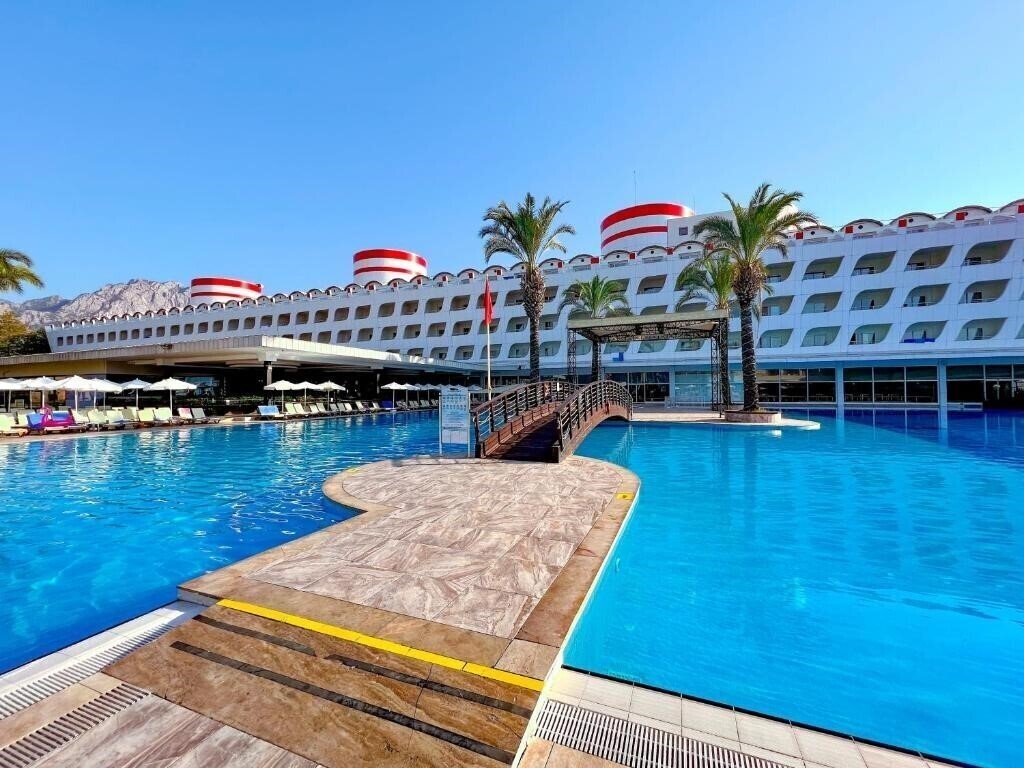 Отель Transatlantik Hotel & SPA 5*