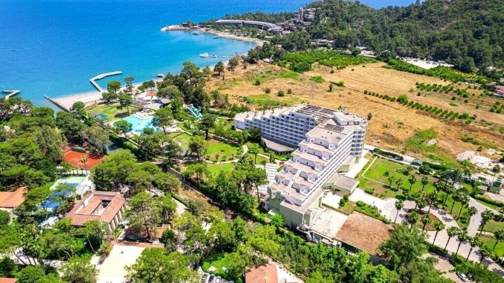 Отель Ma Biche Hotel 5*