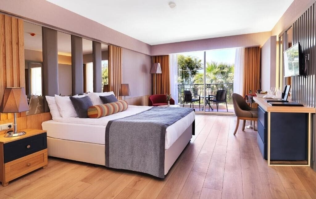 Фотографія Imperial Turkiz Resort Hotel 5*