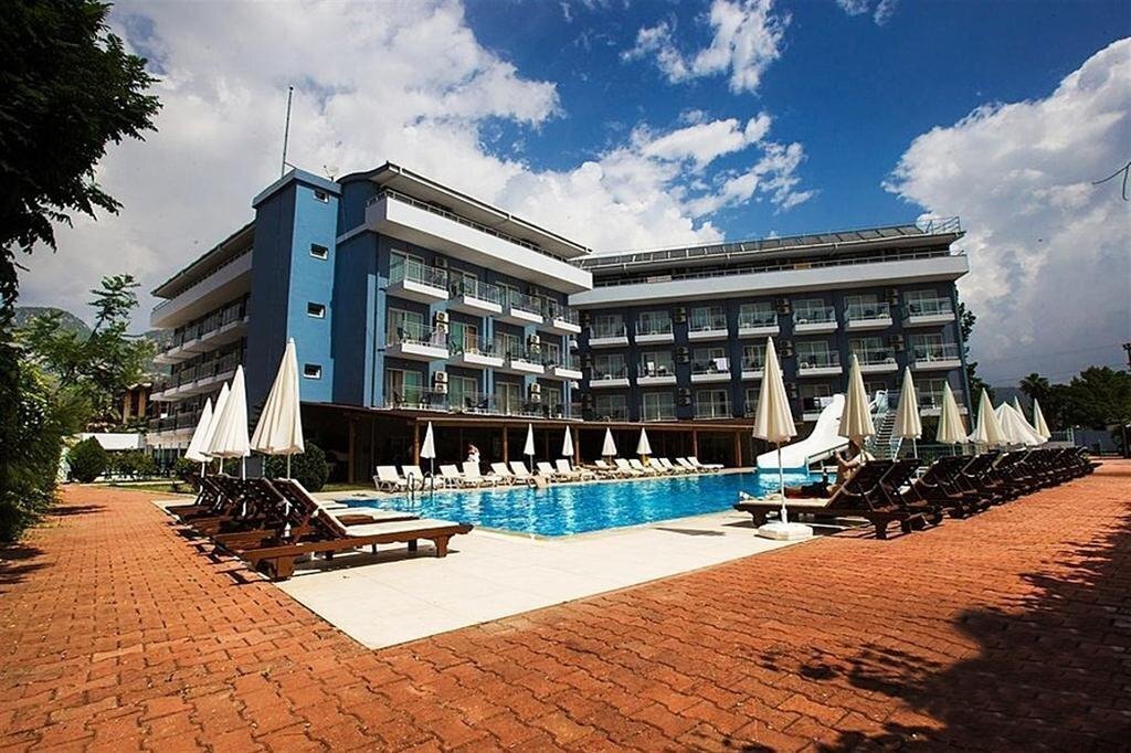 Готель Monna Roza Beach Resort 4*
