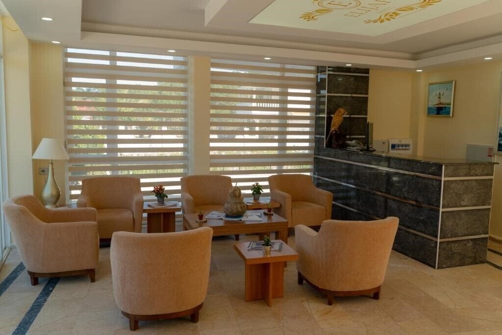 Отель Elijah Hotel 3*