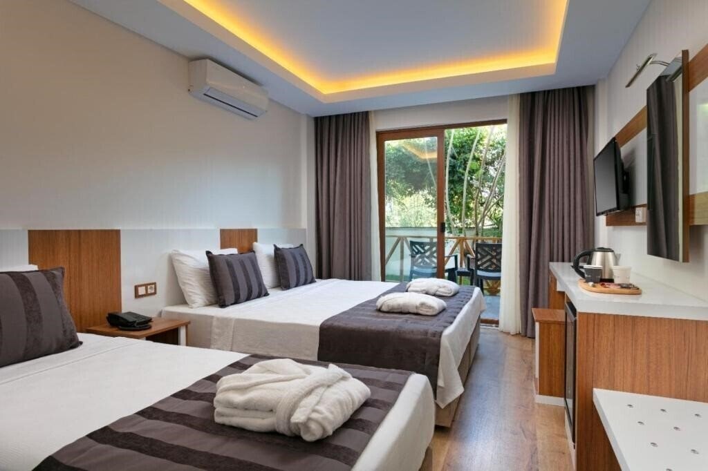 Фото Le Marden Boutique Hotel & SPA 4*