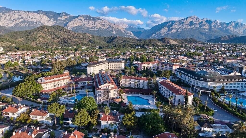 Готель Fun & Sun Smart Lurea Beach 4*