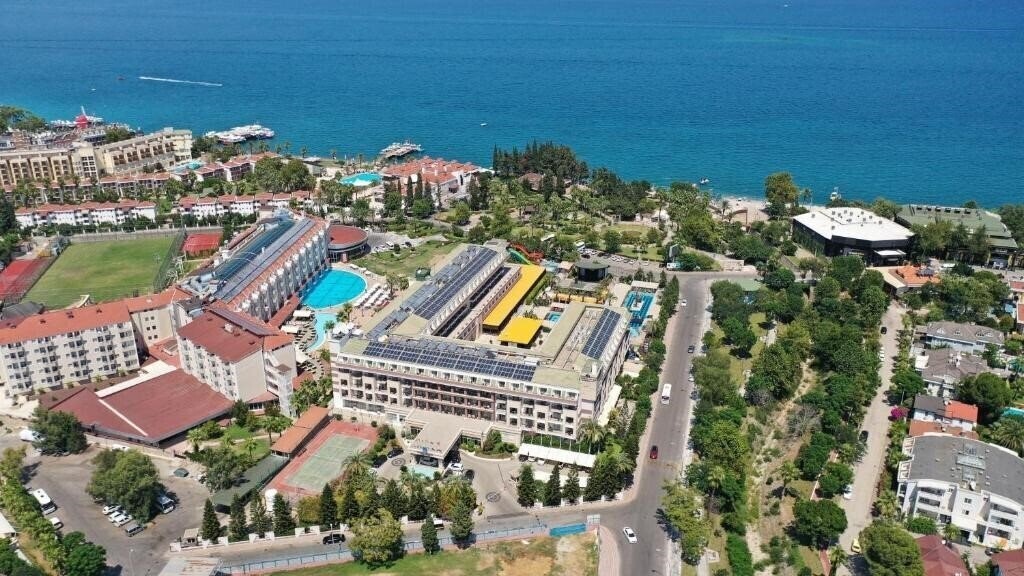 Отель Crystal Hotels De Luxe Resort & SPA 5*