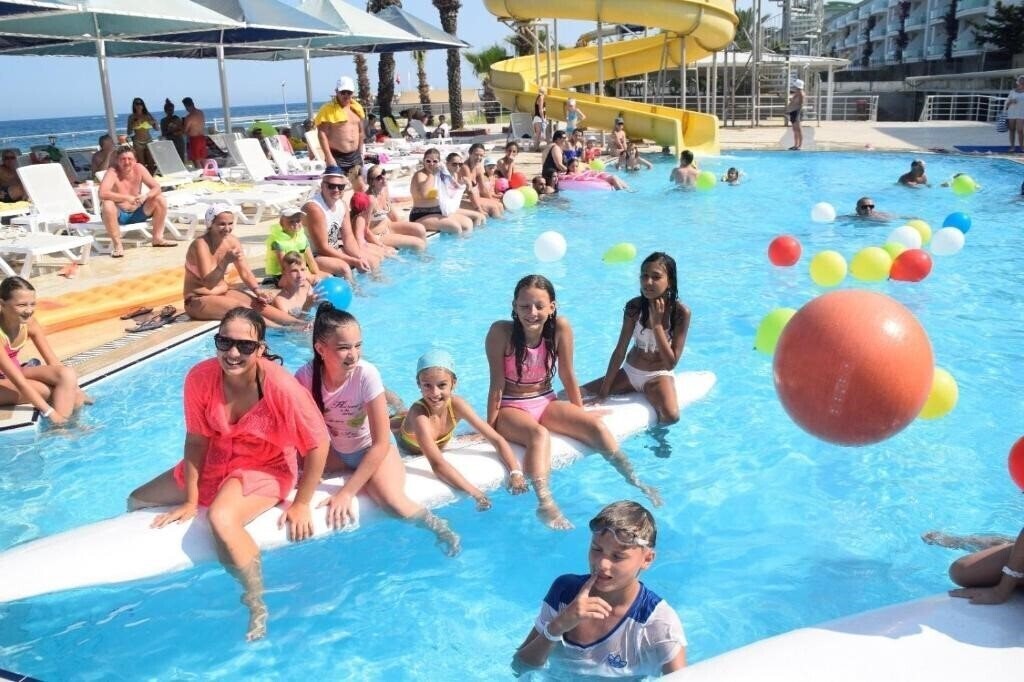 Фотографія Club Hotel Rama 4*