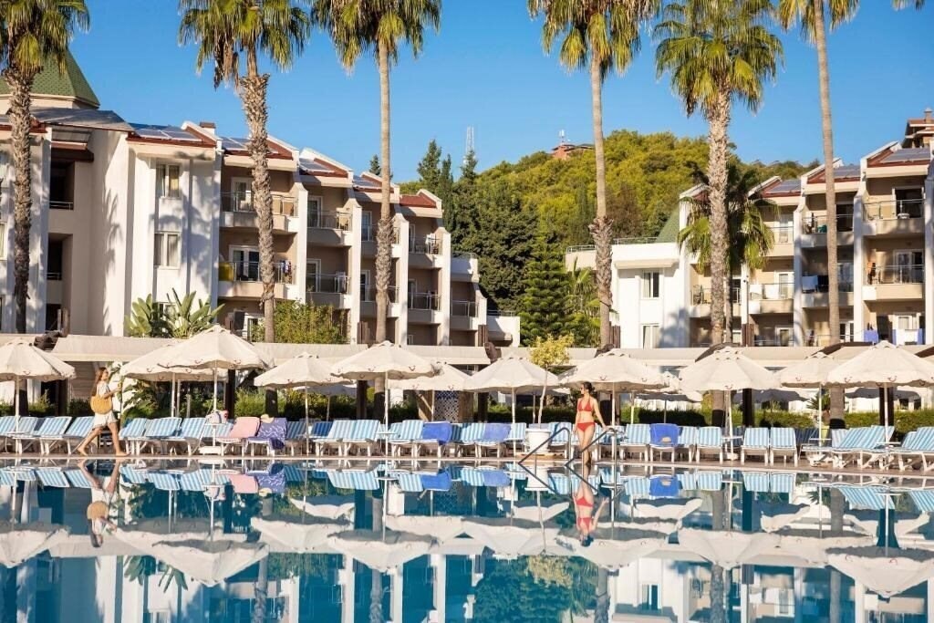 Готель Tui Blue Pascha Bay 3*