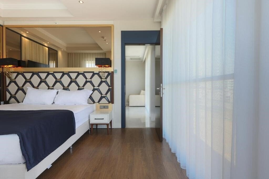 Картинка Serenity Queen Hotel 5*