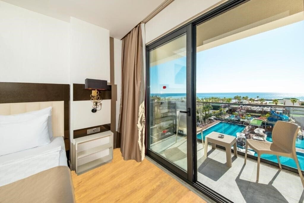 Зображення Serenity Queen Hotel 5*