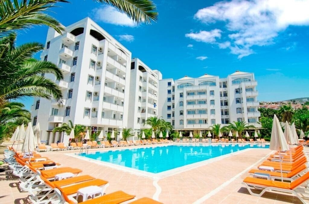 Отель City's Hill Hotel 4*