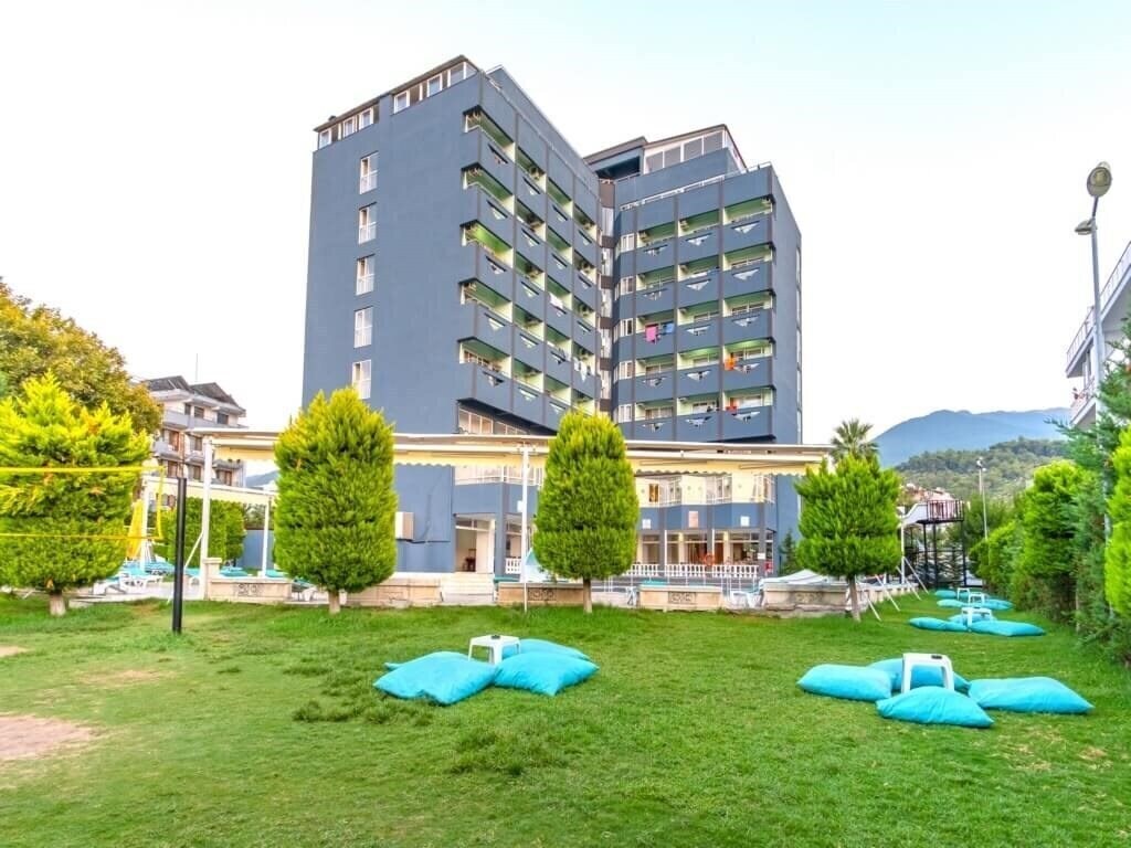 Отель Green Gold 4*
