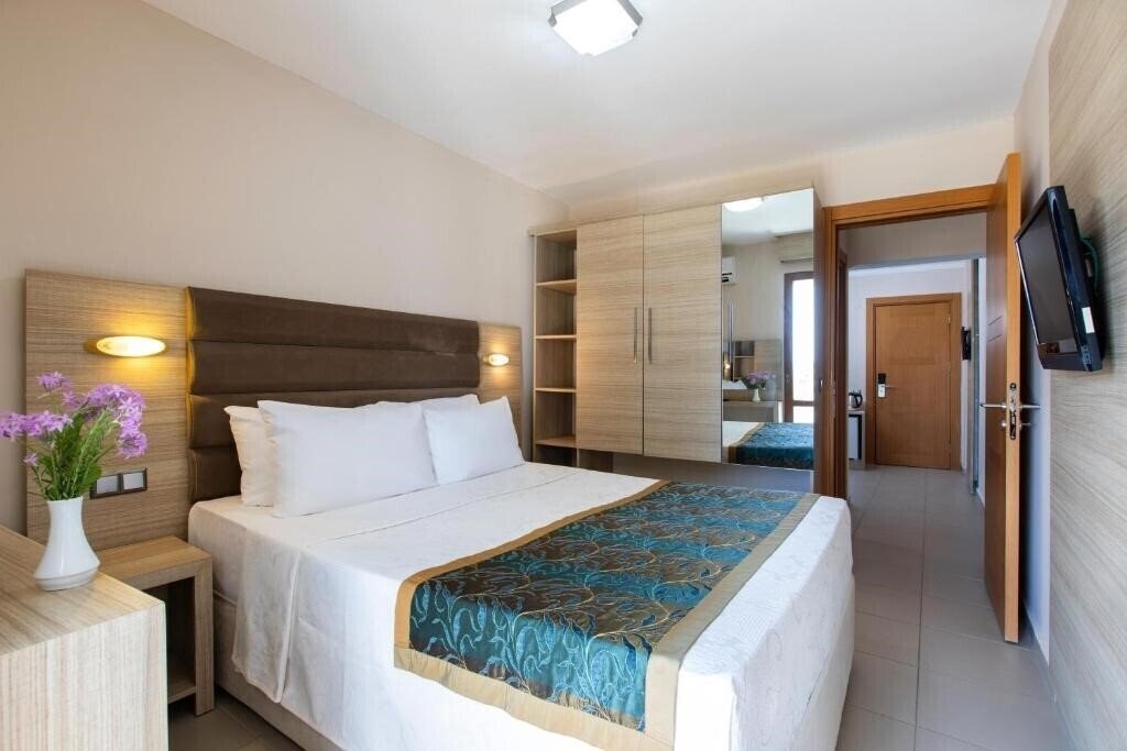 Отель Labranda Lebedos Princess 4*