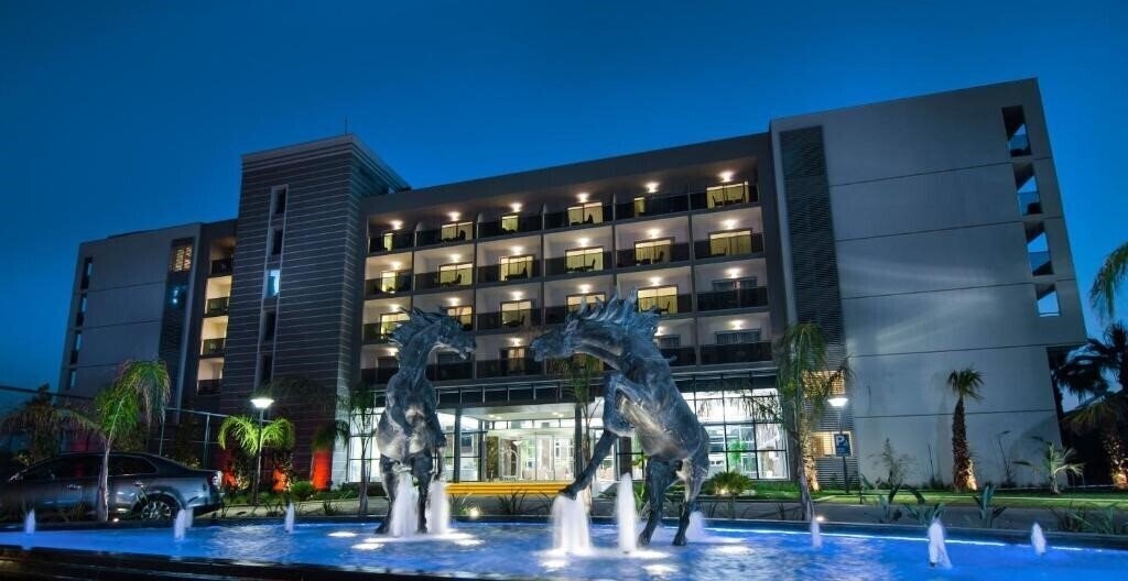 Фото Palm Wings Beach Resort & Spa 5*