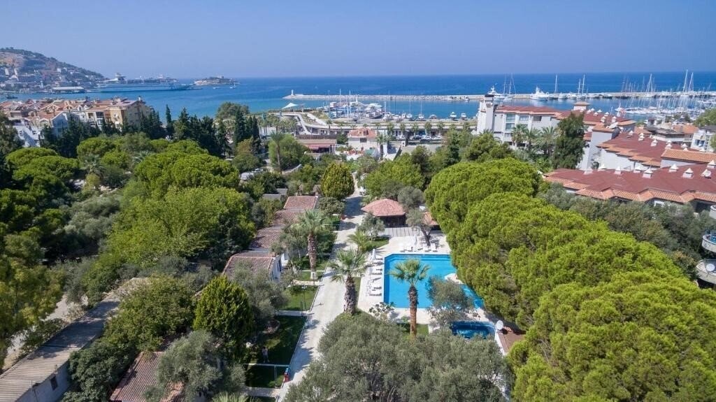 Отель Risus Garden Marina Hotel 3*