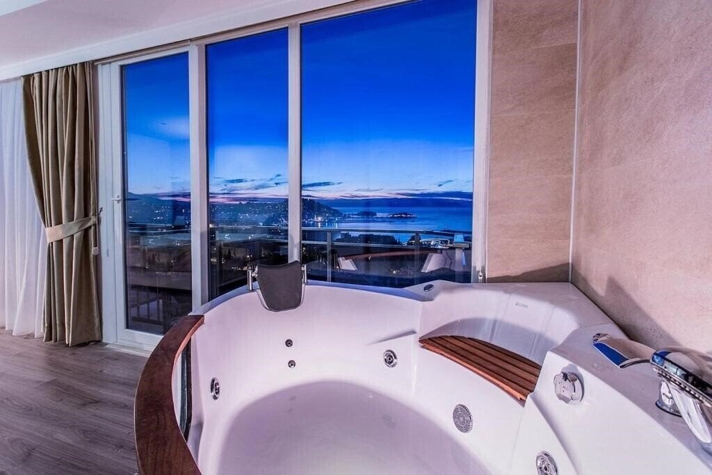 Фото Demir Suit Hotel 3*