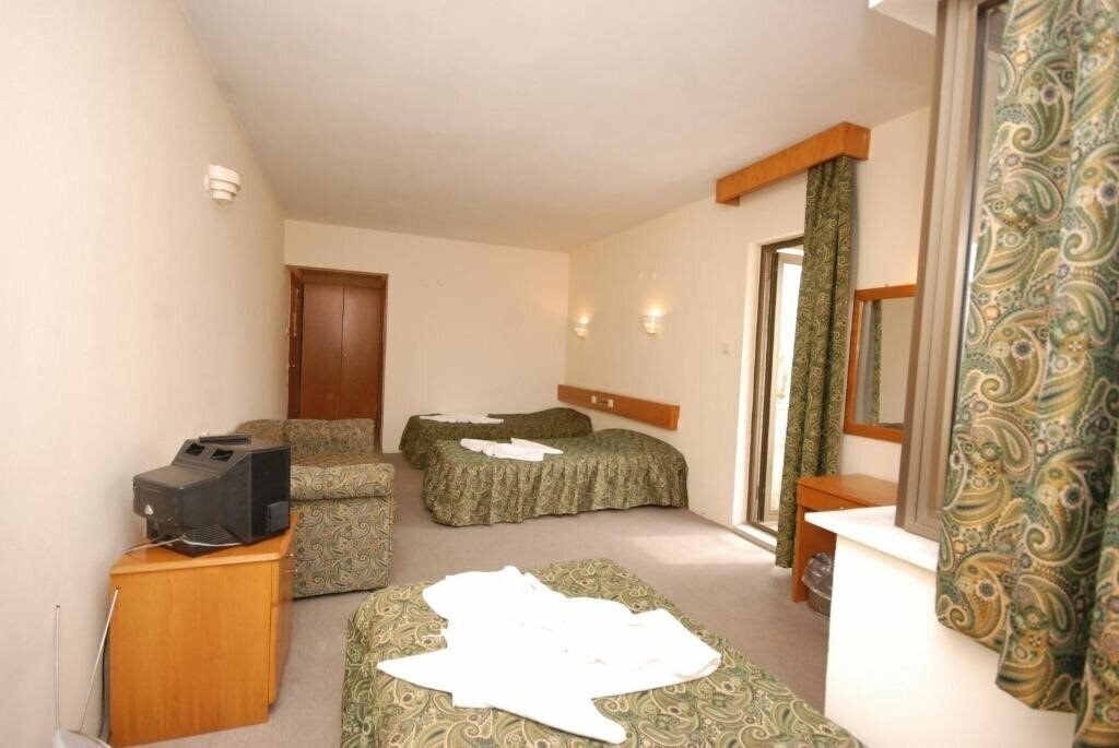 Фото Dias Hotel 2*