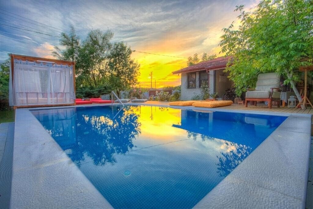 Готель Ephesus Lodge 2*