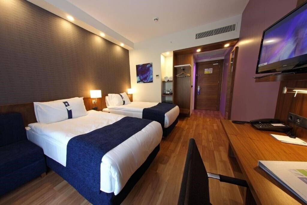 Изображение Holiday Inn Express Manisa 4*
