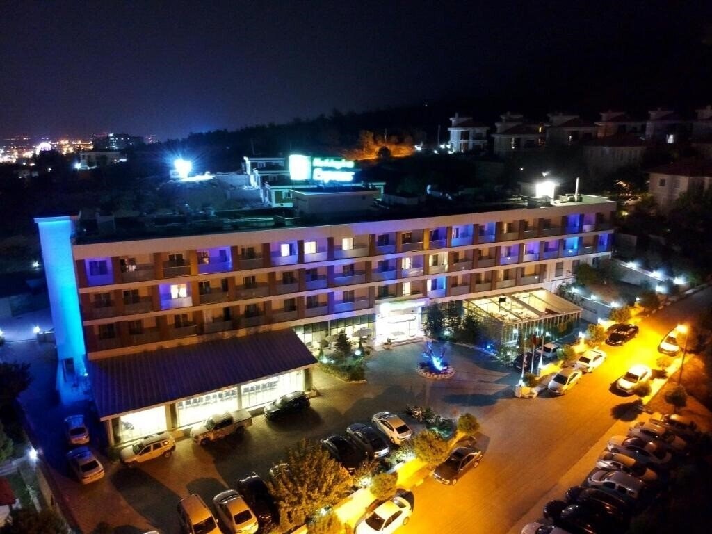 Фото Holiday Inn Express Manisa 4*