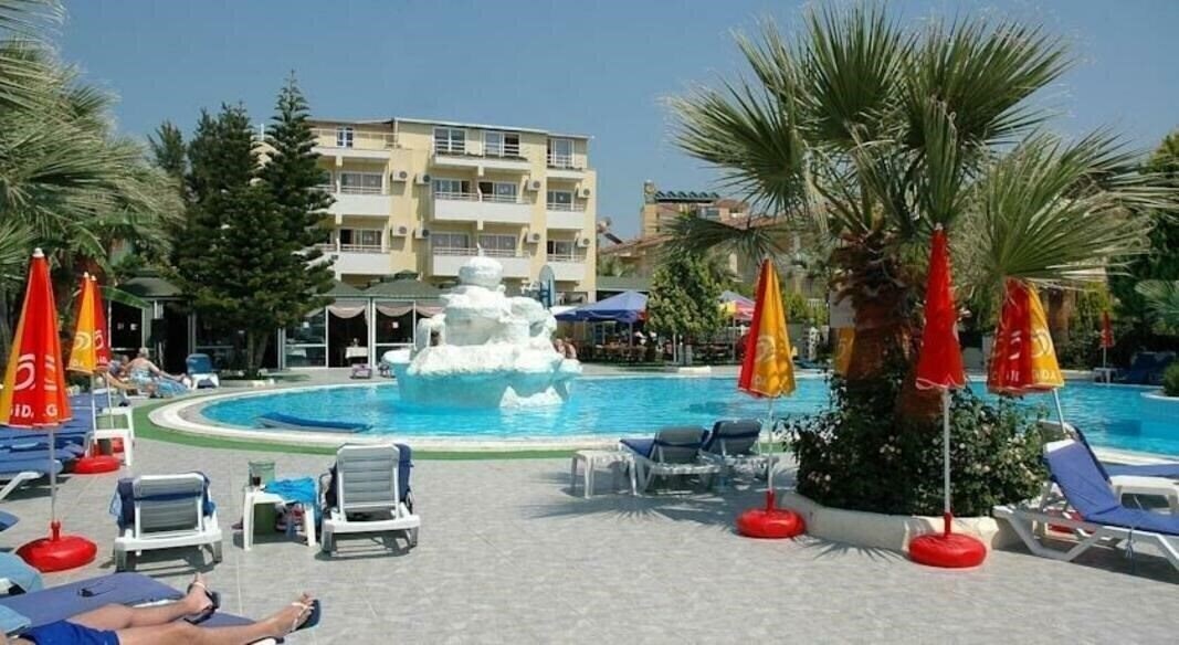 Готель Tropicana Garden Hotel 3*