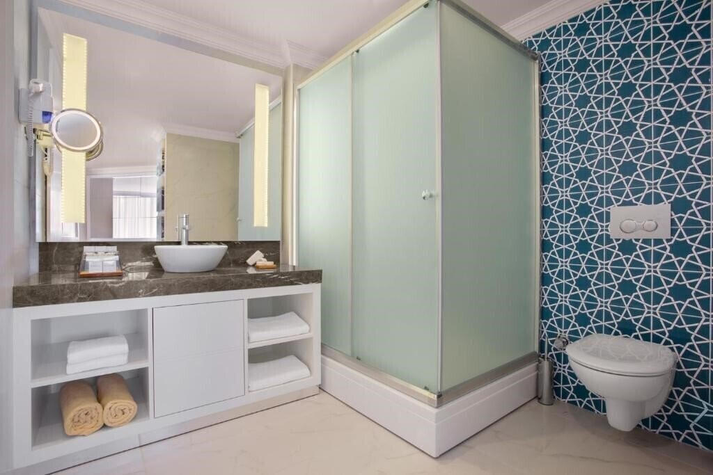 Готель Paloma Marina Suites 4*